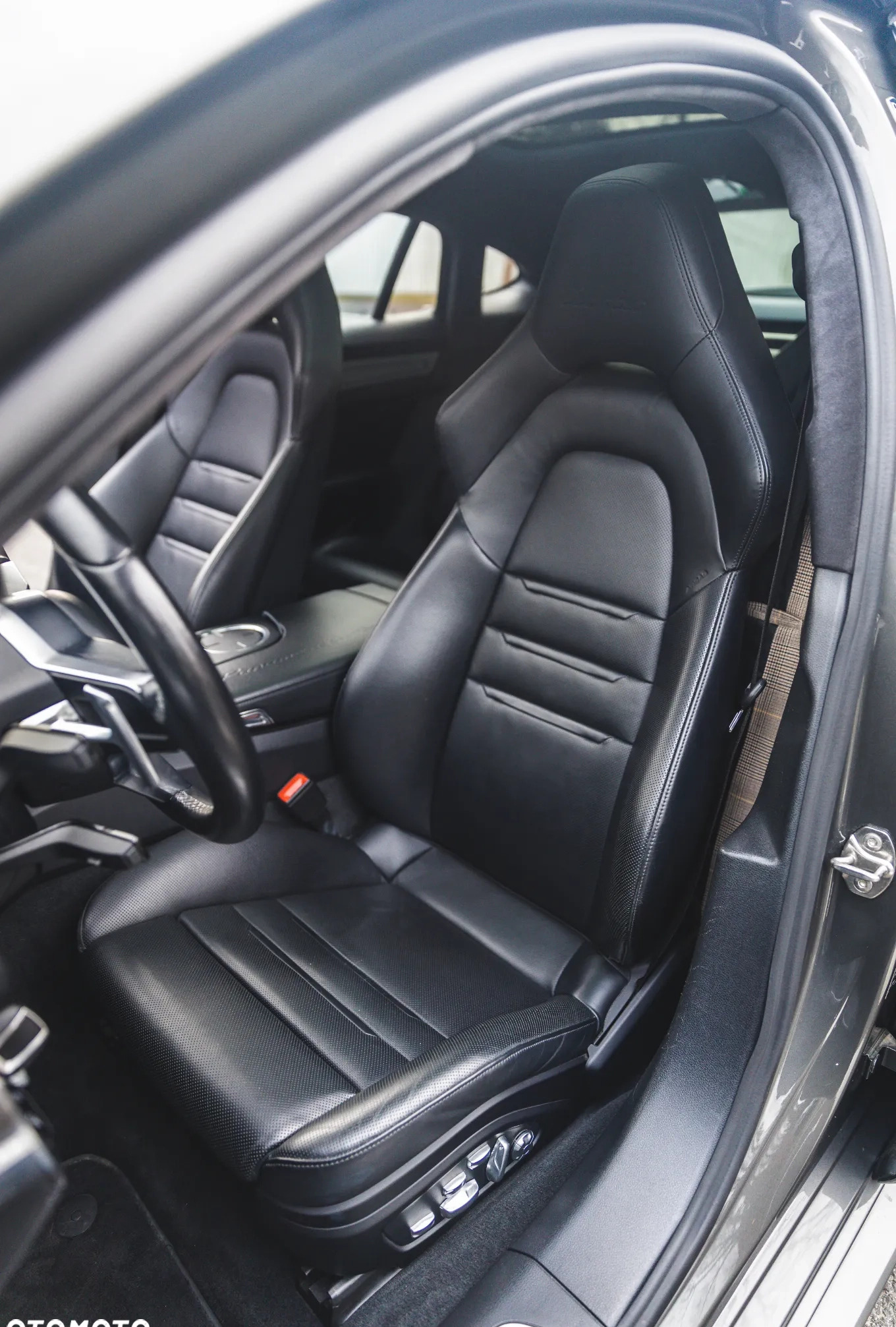 Porsche Panamera cena 379000 przebieg: 108904, rok produkcji 2017 z Wrocław małe 172
